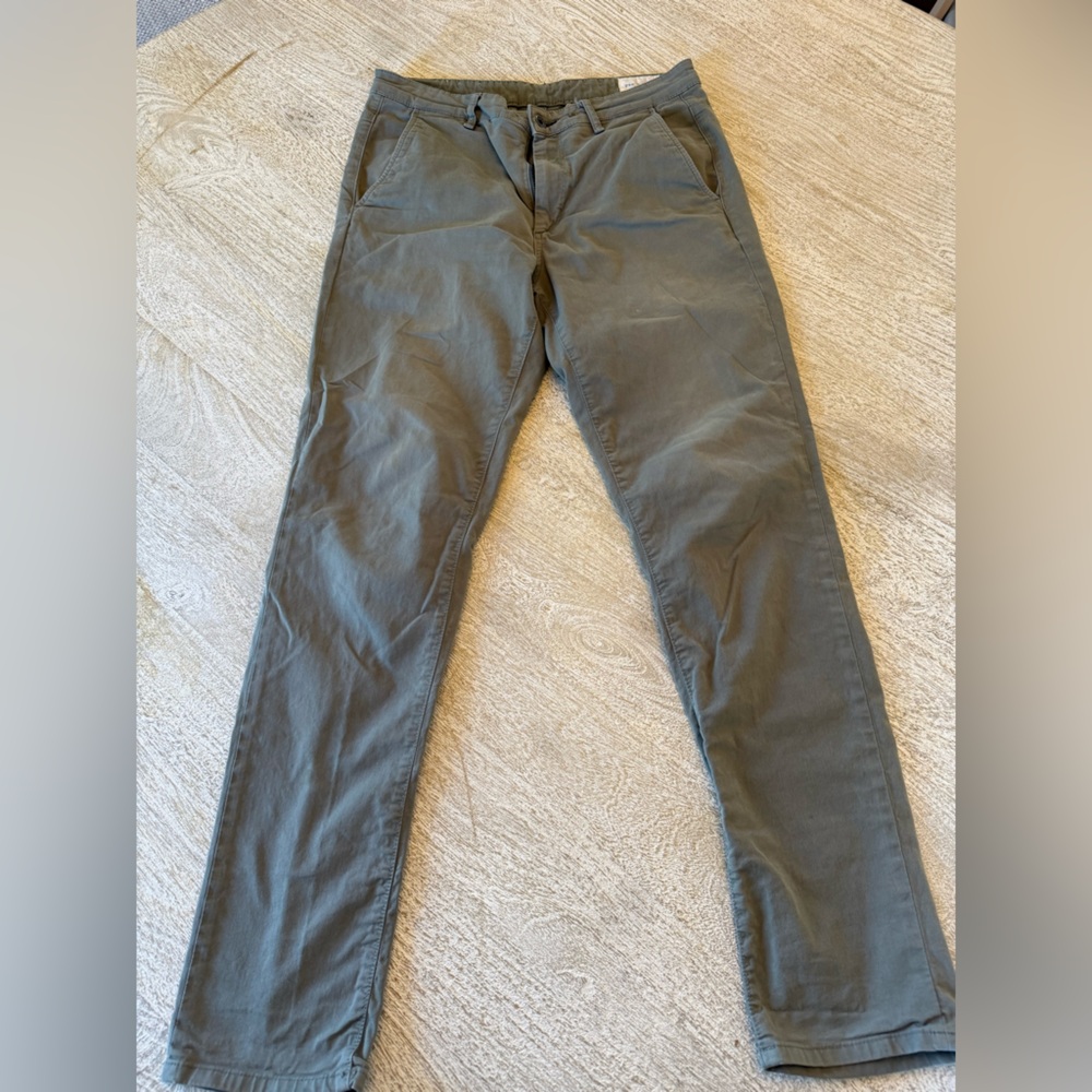 rag & bone Men's Light Green Chinos